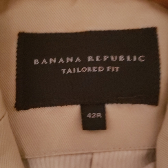 Banana Republic (42R) Tailored Fit - Picture 2 of 8